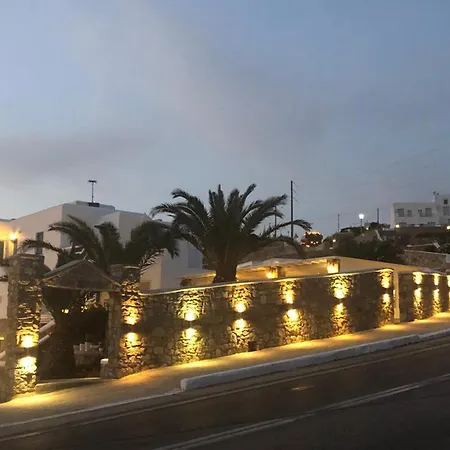 Anixi מלון