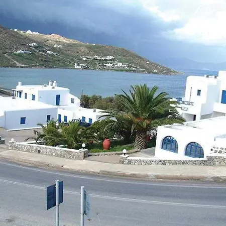 Anixi מלון