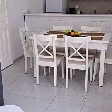 Anixi אורנוס